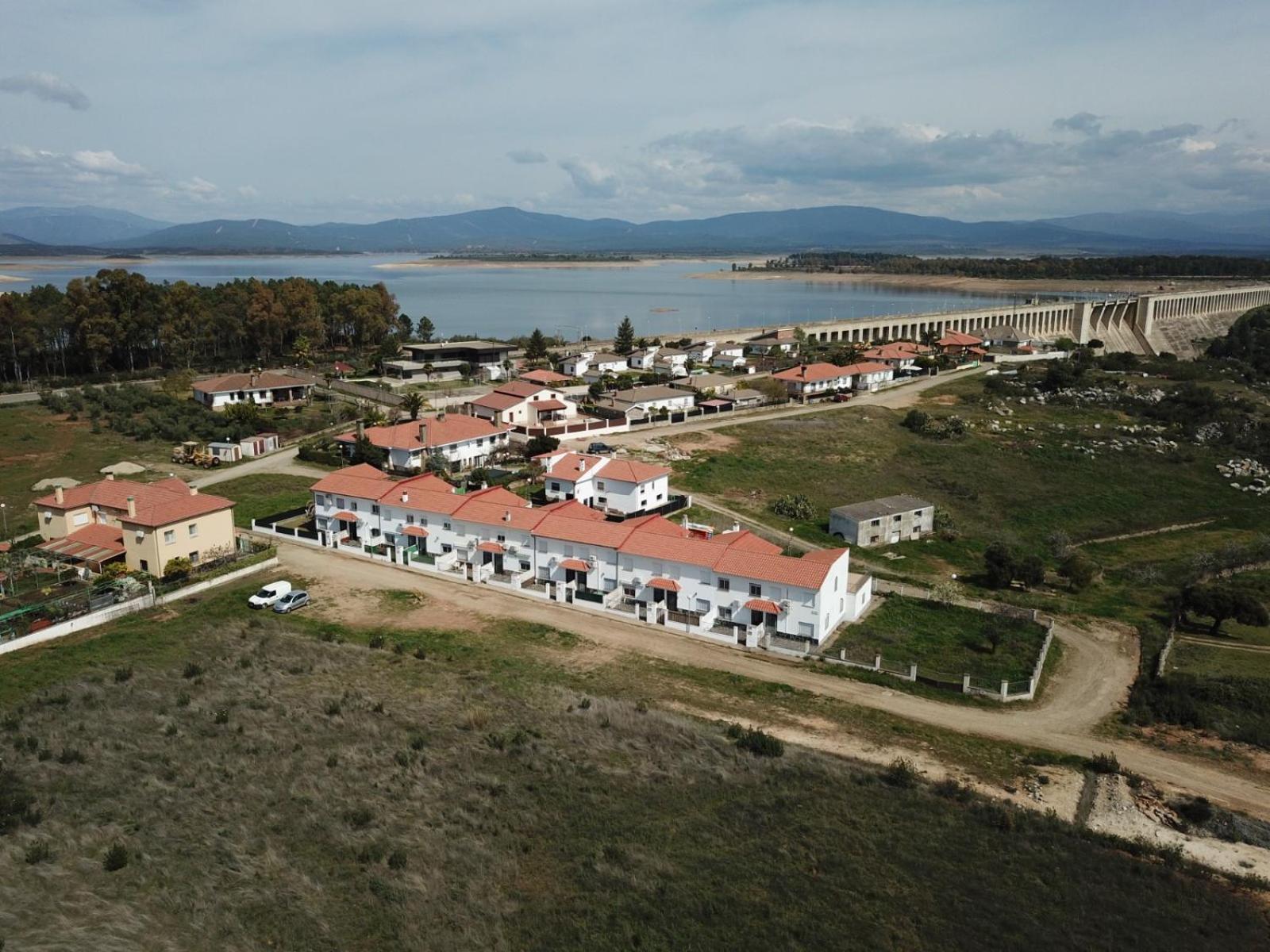 Apartamentos La Presa Guijo de Granadilla المظهر الخارجي الصورة